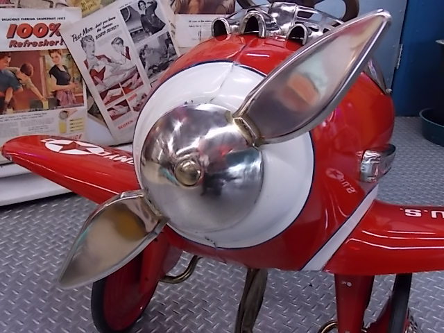 飛行機 ペダルカー