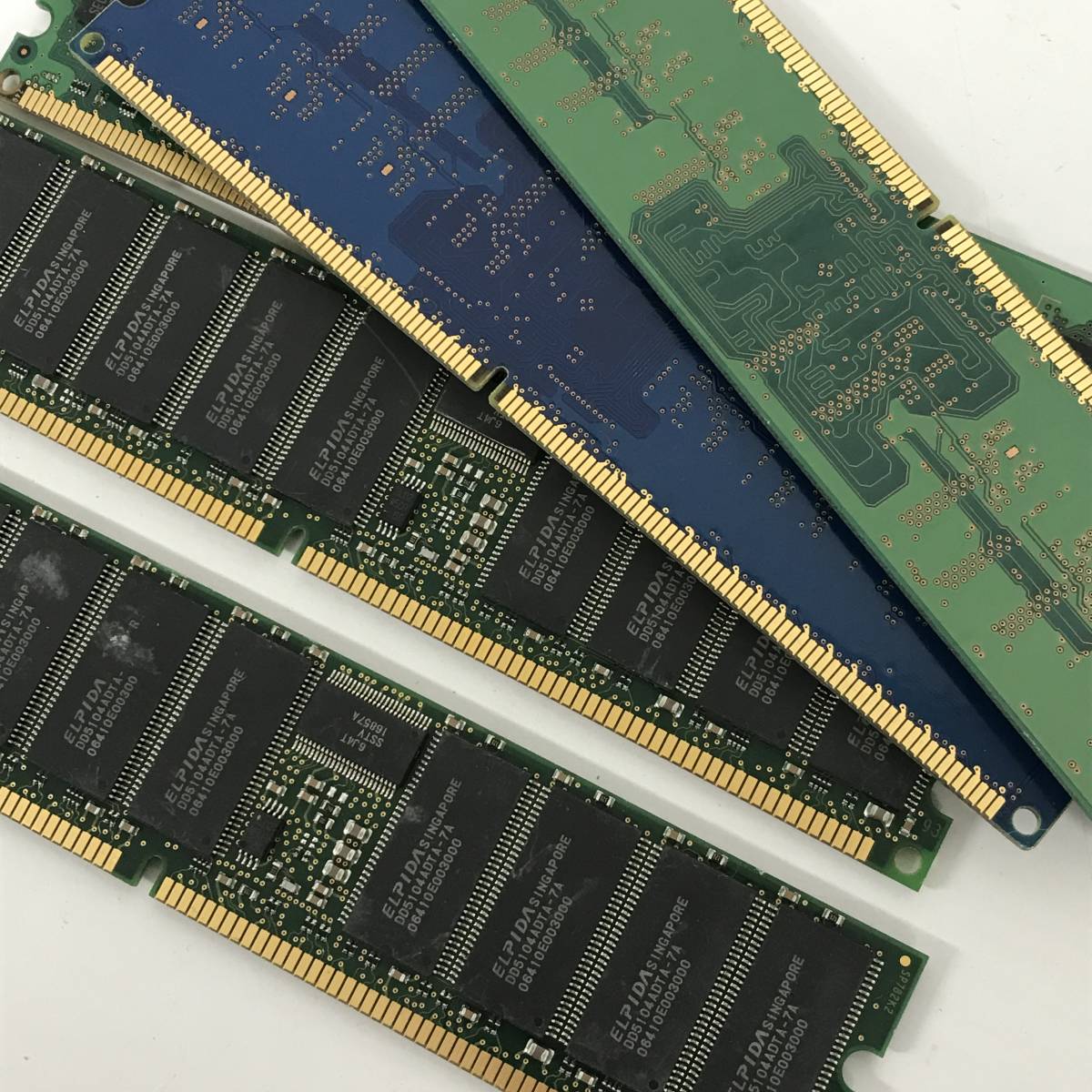 MF1/58　PC用 メモリ 18枚 セット1GB / 2GB 大量 まとめ SDRAM DDR PC2-6400 PC-5300 ジャンク 動作未確認 都市鉱山 金抽出_画像4