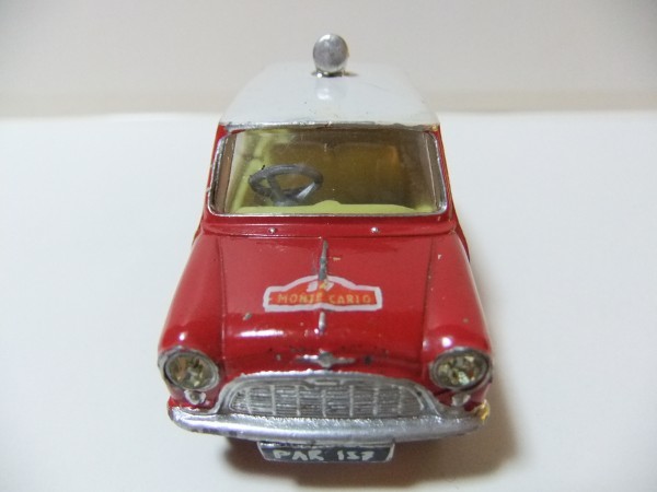 BMC MINI COOPER red NO.37 CORGI TOYS MADE IN GT. BRITAIN