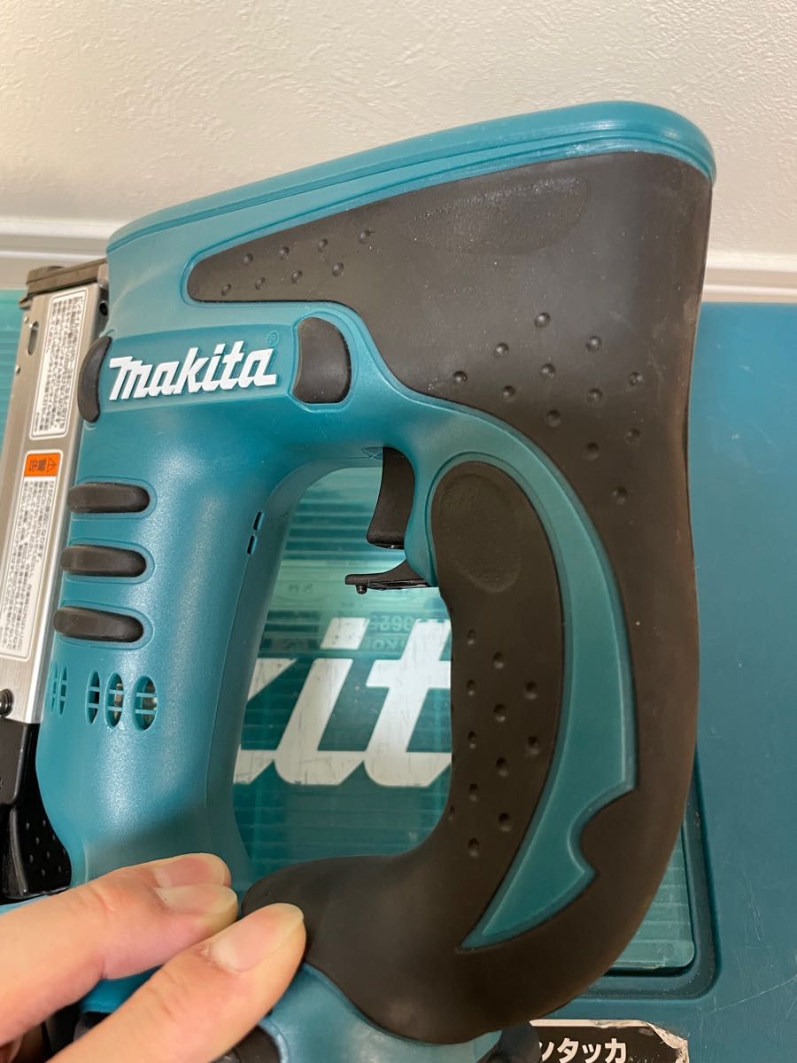 マキタ makita 18V充電式ピンタッカーPT351D DIYにも｜Yahoo!フリマ