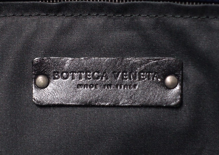 定価13.7万 外側 美品 BOTTEGA VENETA ボッテガヴェネタ マルコポーロ トートバッグ イントレチャート 222499 ネイビー PVC×レザー メンズの画像8