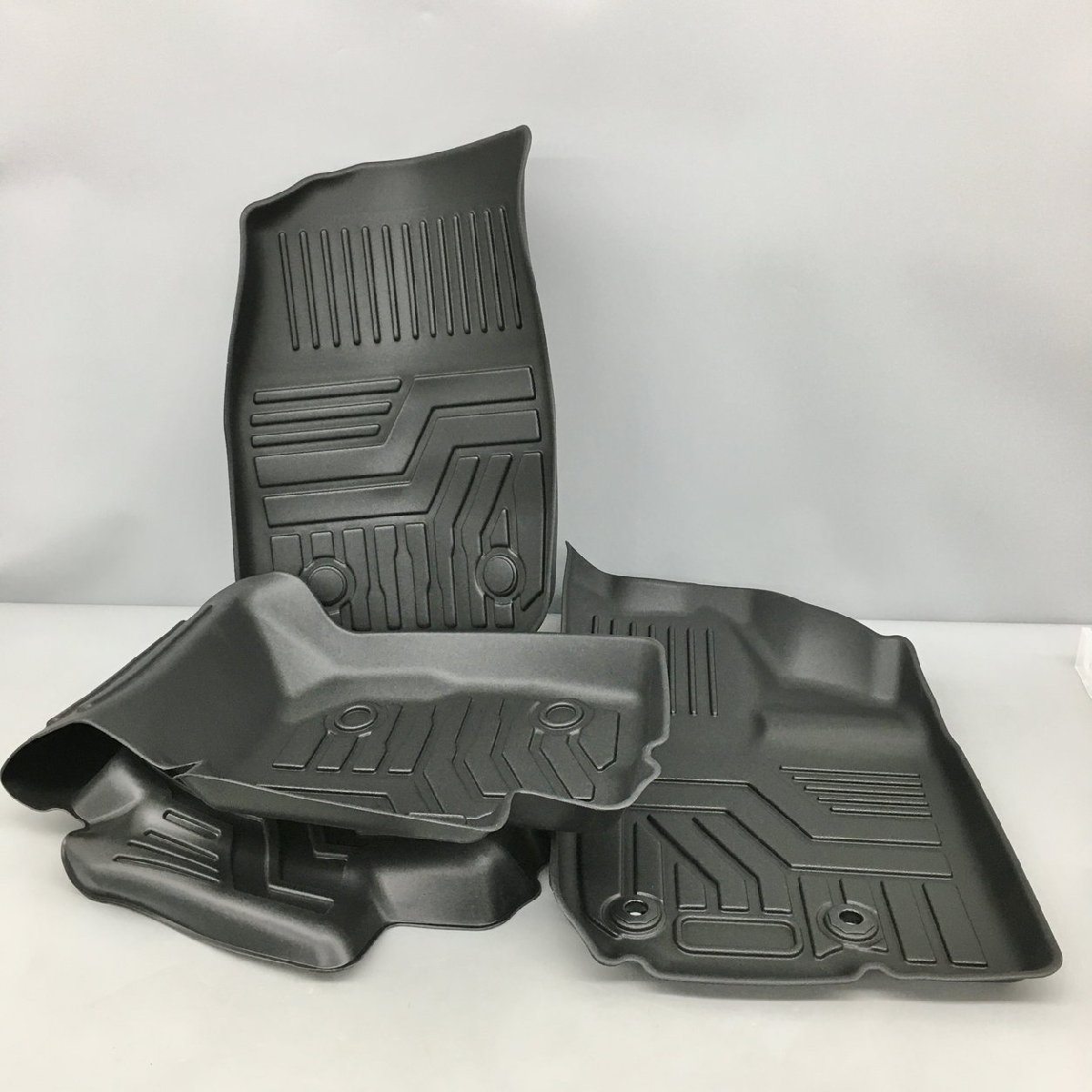 3Dフロアマット ダイハツタフト用 4WD車用 ラバー 立体マット 防水仕様