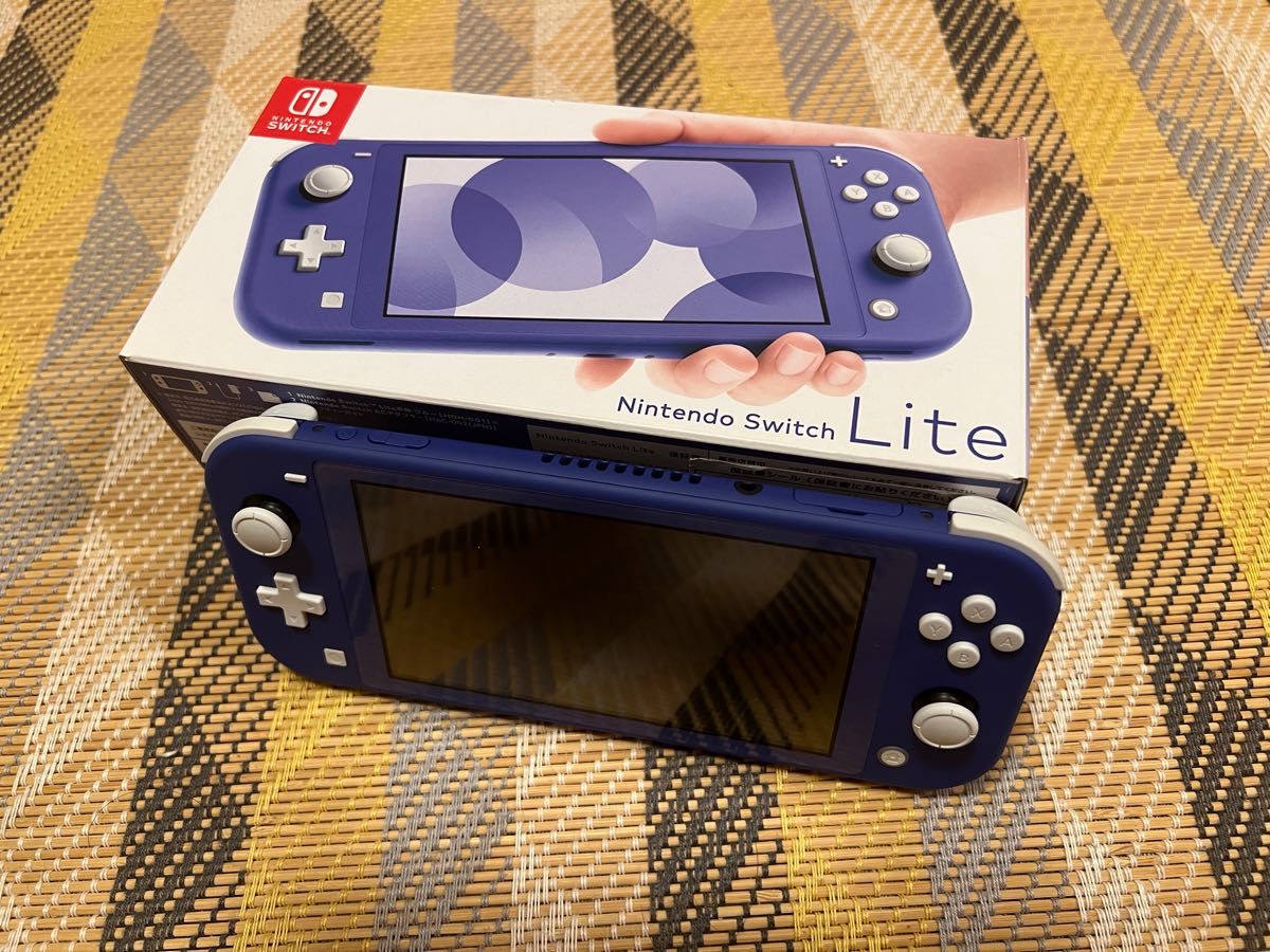 Nintendo Switch Lite ブルー 美品｜PayPayフリマ