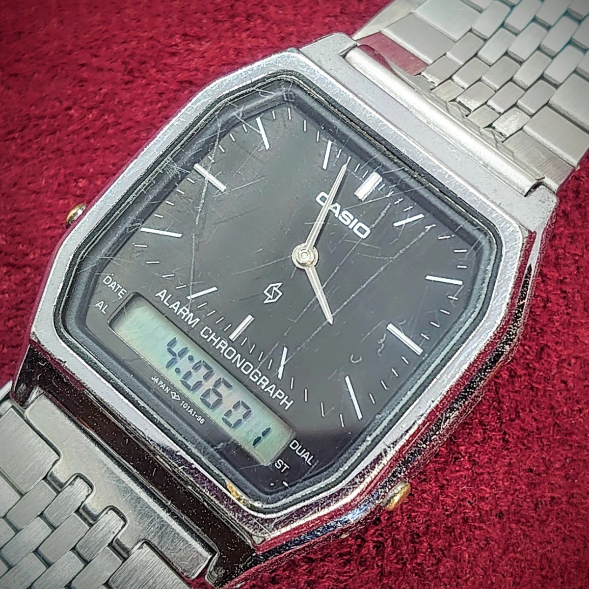 889【動作品】CASIO AQ200 アナデジ クロノグラフ メンズ 腕時計 デジアナ カシオ シルバー×黒文字盤 デジアナ 昭和レトロ_画像1