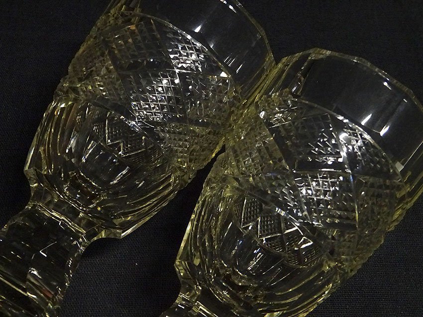 緑屋zc□ 亀井ガラス 切子 足付杯 共箱 酒器 bni/8-140/29-3#80 の商品
