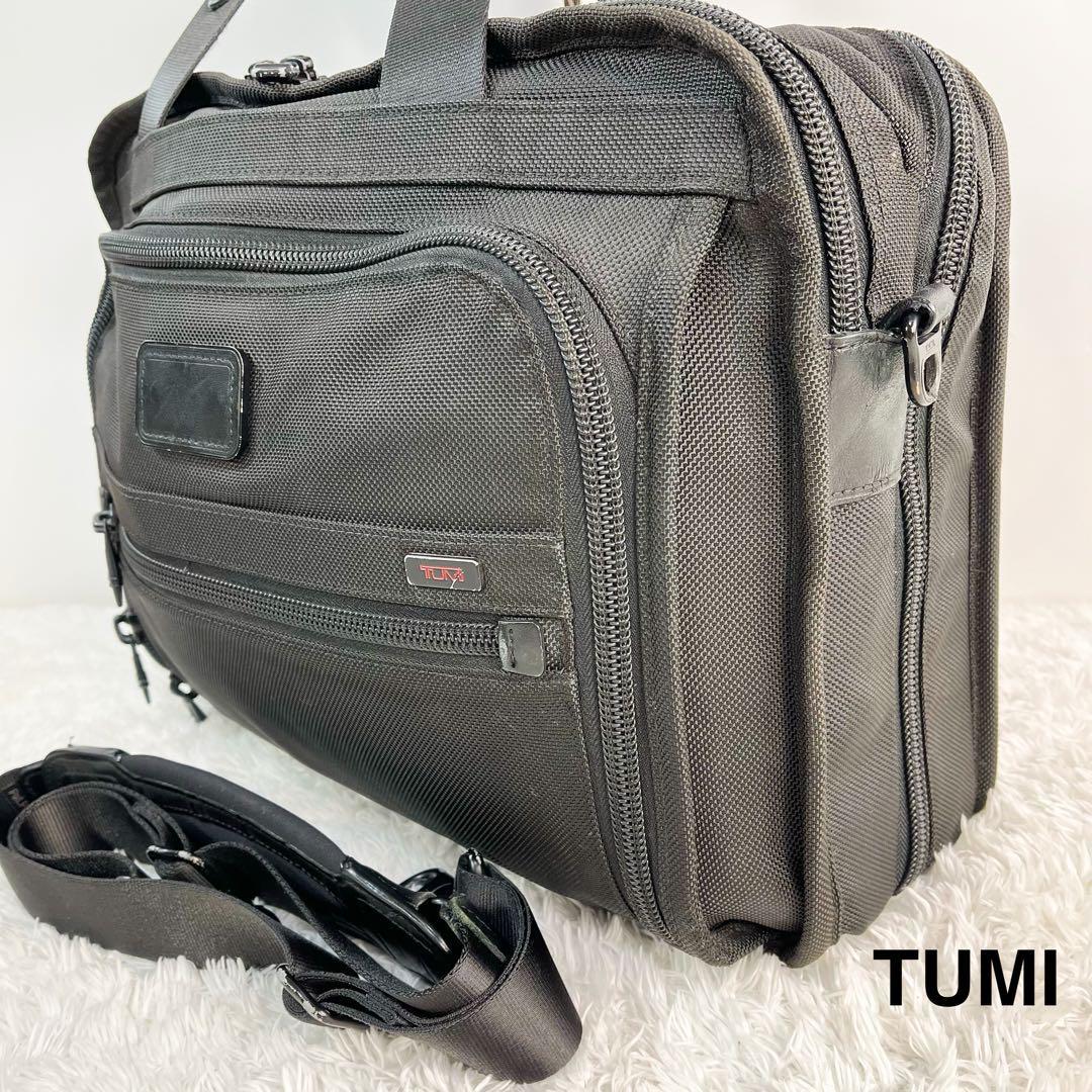 セール】 美品TUMI ハンドバッグ 大容量 PC可 黒 ブラック 26132DH