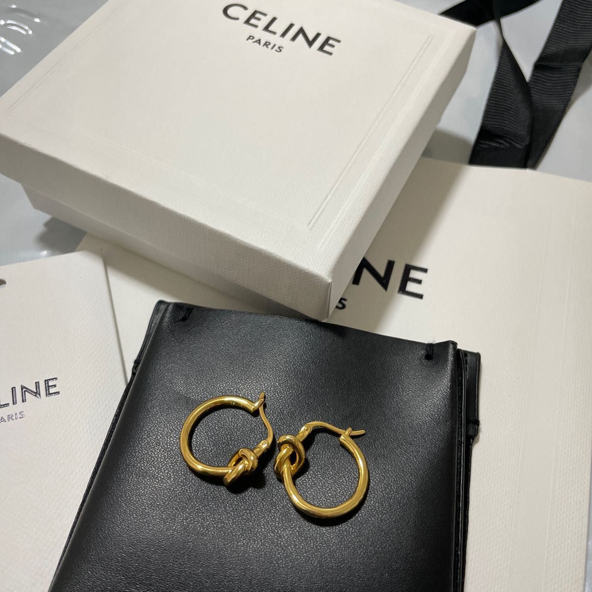 CELINE ノットスモールフープピアス|Yahoo!フリマ(旧PayPay CELINE ノットスモールフープピアス|Yahoo!フリマ(旧PayPay