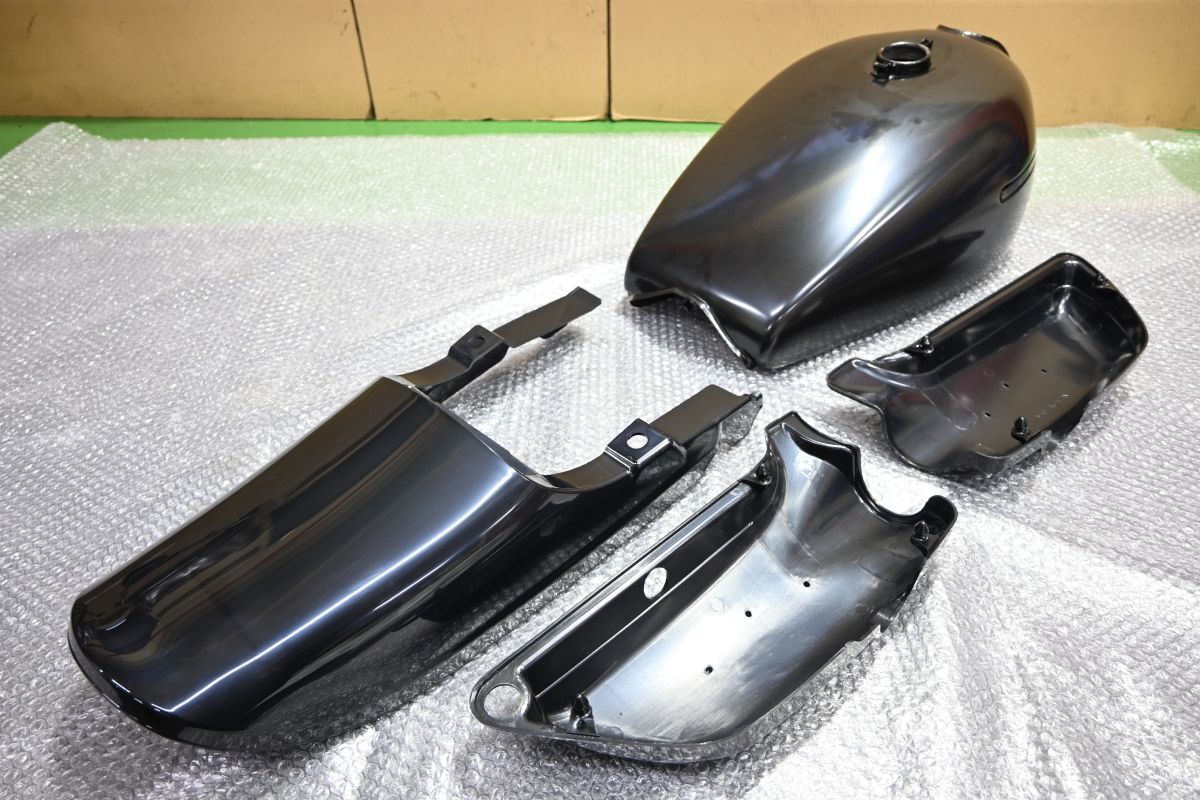 新品 日本製 Z1 Z2 750RS ロングピッチ 塗装ベース 外装セット タンク