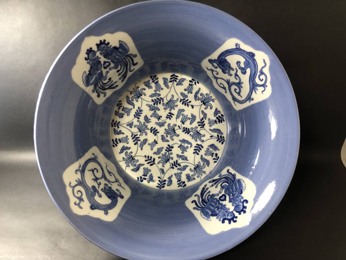 人気デザイナー 古伊万里 染付 浅黄色・龍・鳳凰・花唐草文様 大鉢 明治年 山口製銘入り 見事な大鉢です 生活骨董 インテリア 骨董雑貨 染付 人気デザイナー 古伊万里 染付 浅黄色・龍・鳳凰・花唐草文様 大鉢 明治年 山口製銘入り 見事な大鉢です 生活骨董 インテリア 骨董雑貨 染付