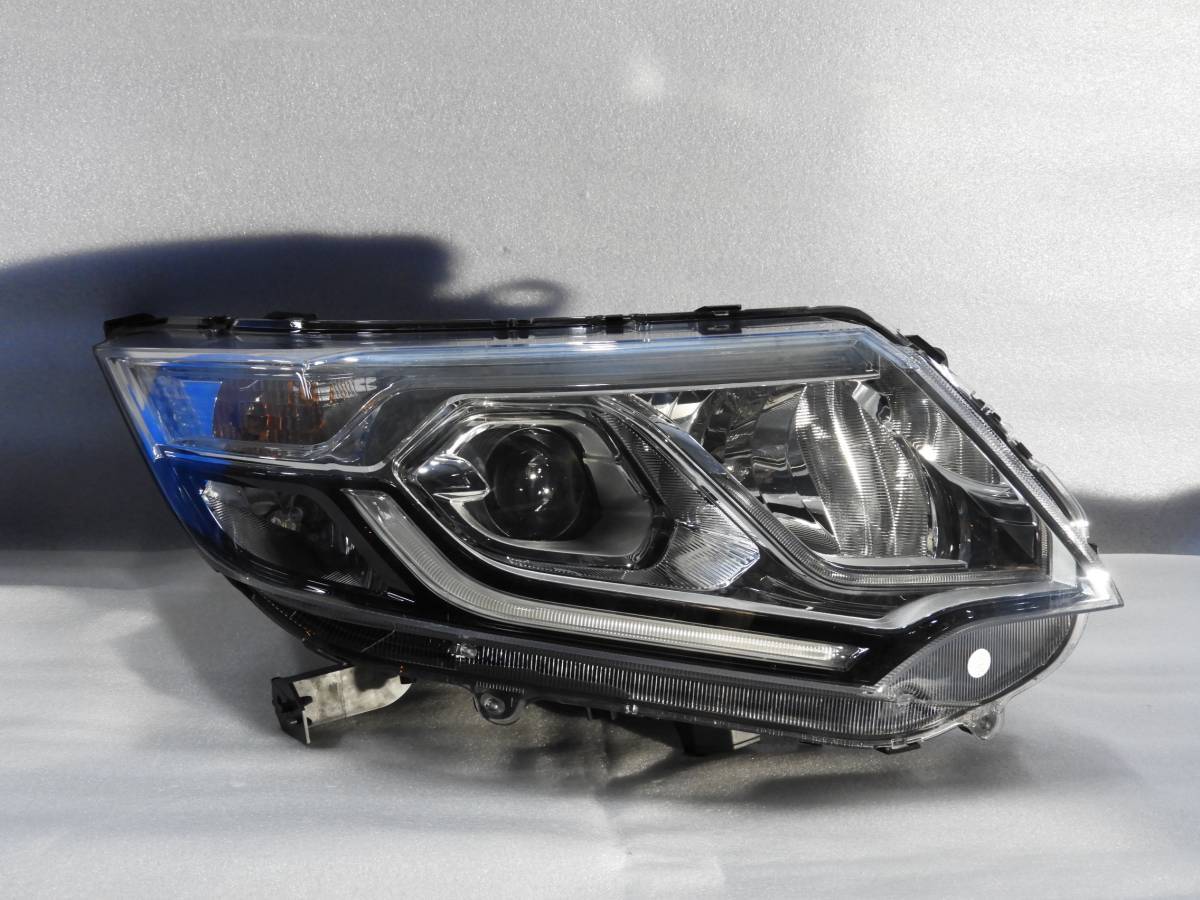 ホンダ ステップワゴン スパーダ Rp3 純正 右 ヘッドライト Led taa931 Fa1 X34 Buyee Buyee Japan Shopping Service Buy From Yahoo Buy From Japan