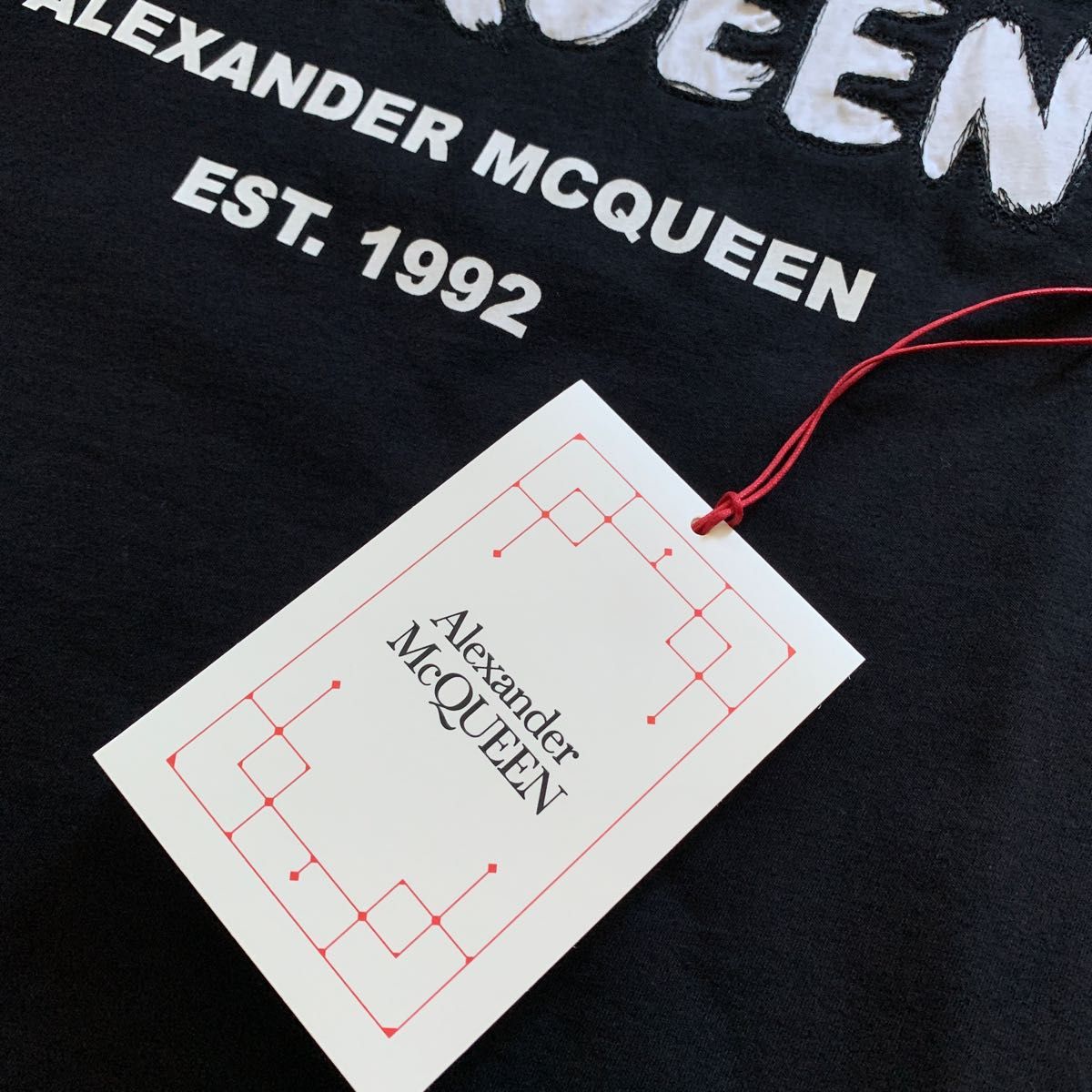 アレキサンダーマックイーンロゴプルオーバーブラック&ホワイト Alexander McQUEEN アレキサンダーマックイーン ロゴTシャツ