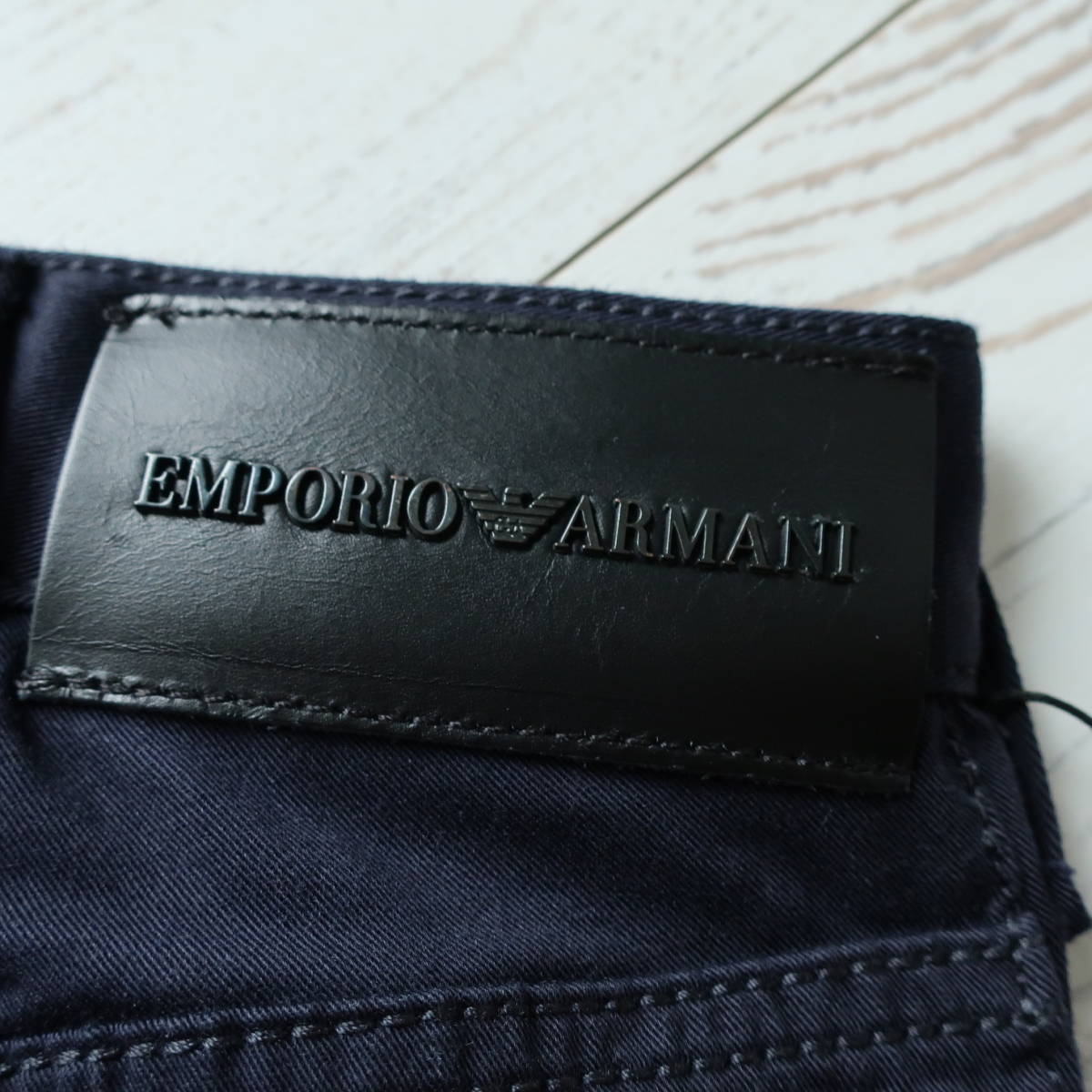 新品タグ付き エンポリオアルマーニ EMPORIO ARMANI メンズ ストレッチ デニム ジーンズ レギュラー ストレート 濃紺 ネイビー W29 Sサイズ