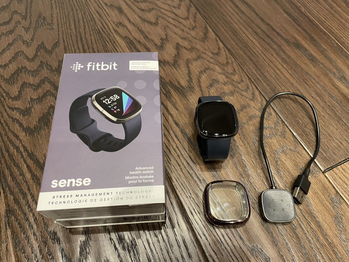 楽ギフ_のし宛書】 / sense Fitbit 活動量計 (※充電コードは汎用品