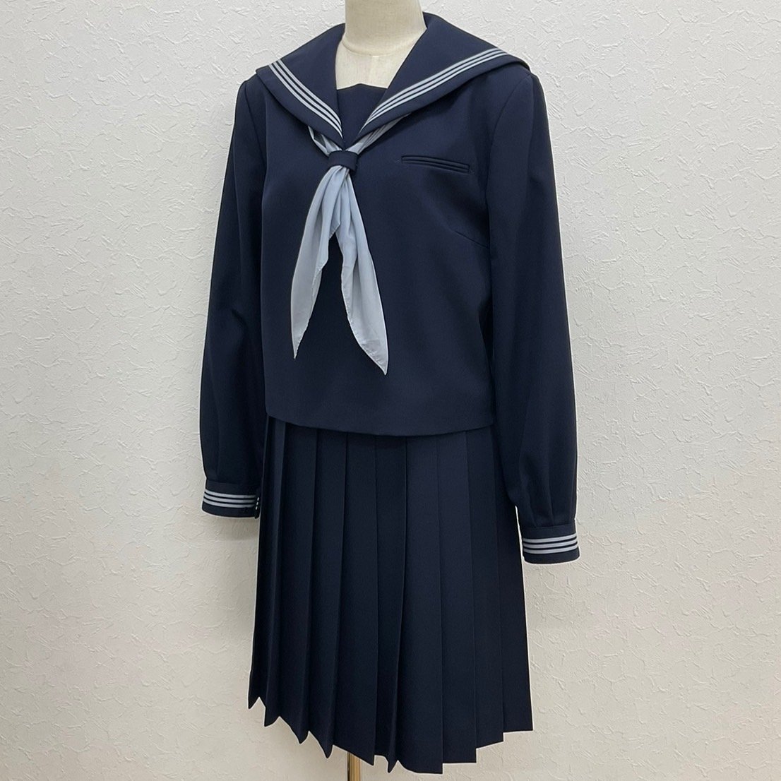 U1363/T536(中古)栃木県 黒磯北中学校 女子制服6点 /校章付 U1363/T536(中古)栃木県 黒磯北中学校 女子制服6点 /校章付