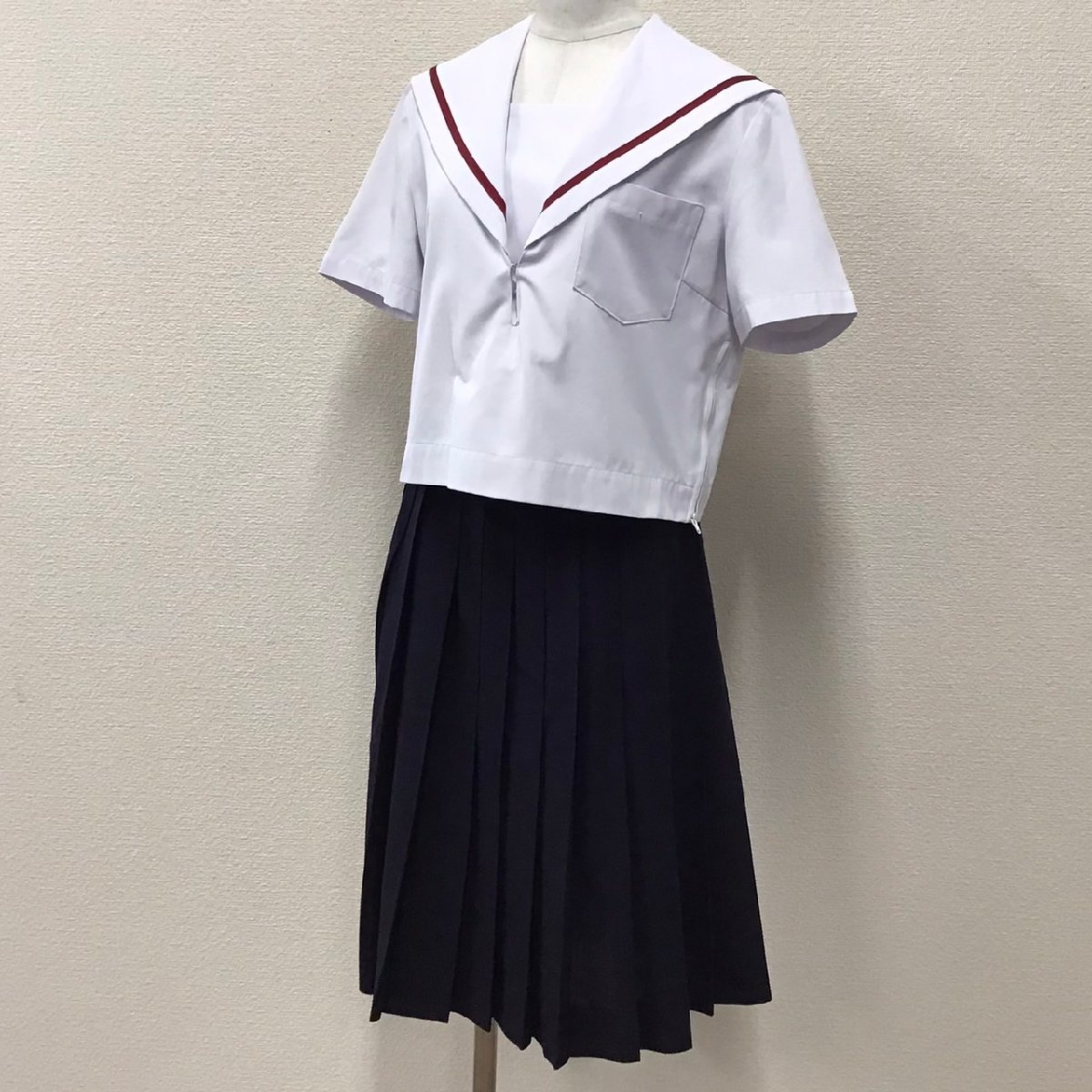 K772(中古)愛知県 稲沢市立 治郎丸中学校 疎い セーラー服 上下 K772(中古)愛知県 稲沢市立 治郎丸中学校 疎い セーラー服 上下