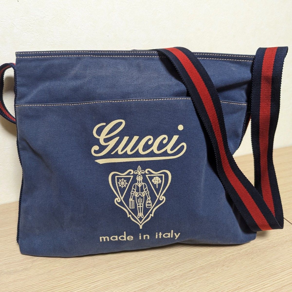 希少★ グッチ GUCCI ショルダーバッグ クレスト キャンバス ユニセックス サコッシュ