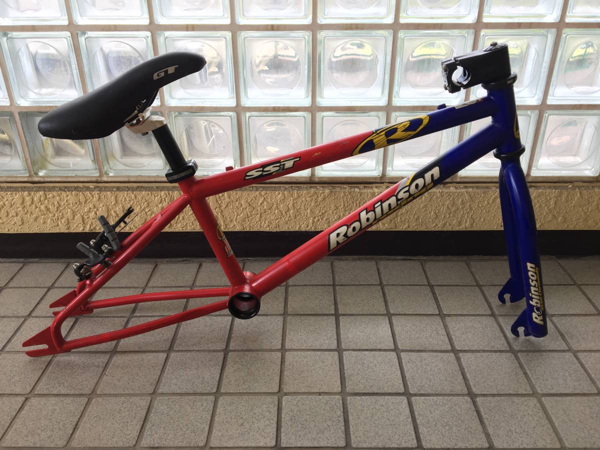 〇L493〇自転車 フレーム サドル BMX Robinson ロビンソン SST 4130 Chromoly レッド/ブルー GT 直接引取可の画像1