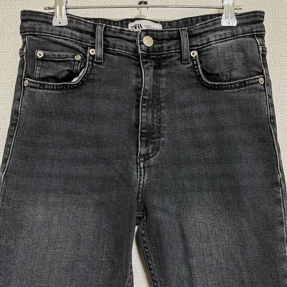 ZARA ザラ スキニーデニム ジーパン 黒パンツ 黒スキニー グレー ZARA ザラ スキニーデニム ジーパン 黒パンツ 黒スキニー グレー