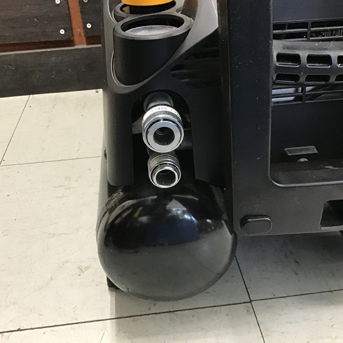 中古品】マックス/MAX エアコンプレッサー AK-HL1270E2_ブラック□領収