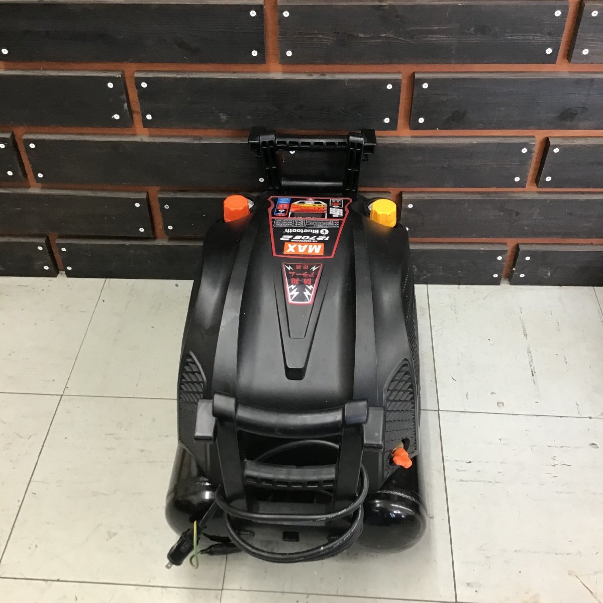 中古品】マックス/MAX エアコンプレッサー AK-HL1270E2_ブラック□領収