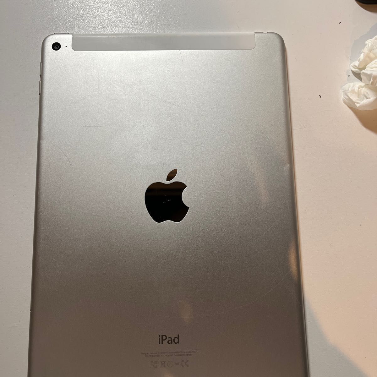 iPad Air 2 Cellular シルバー 画面割れあり-