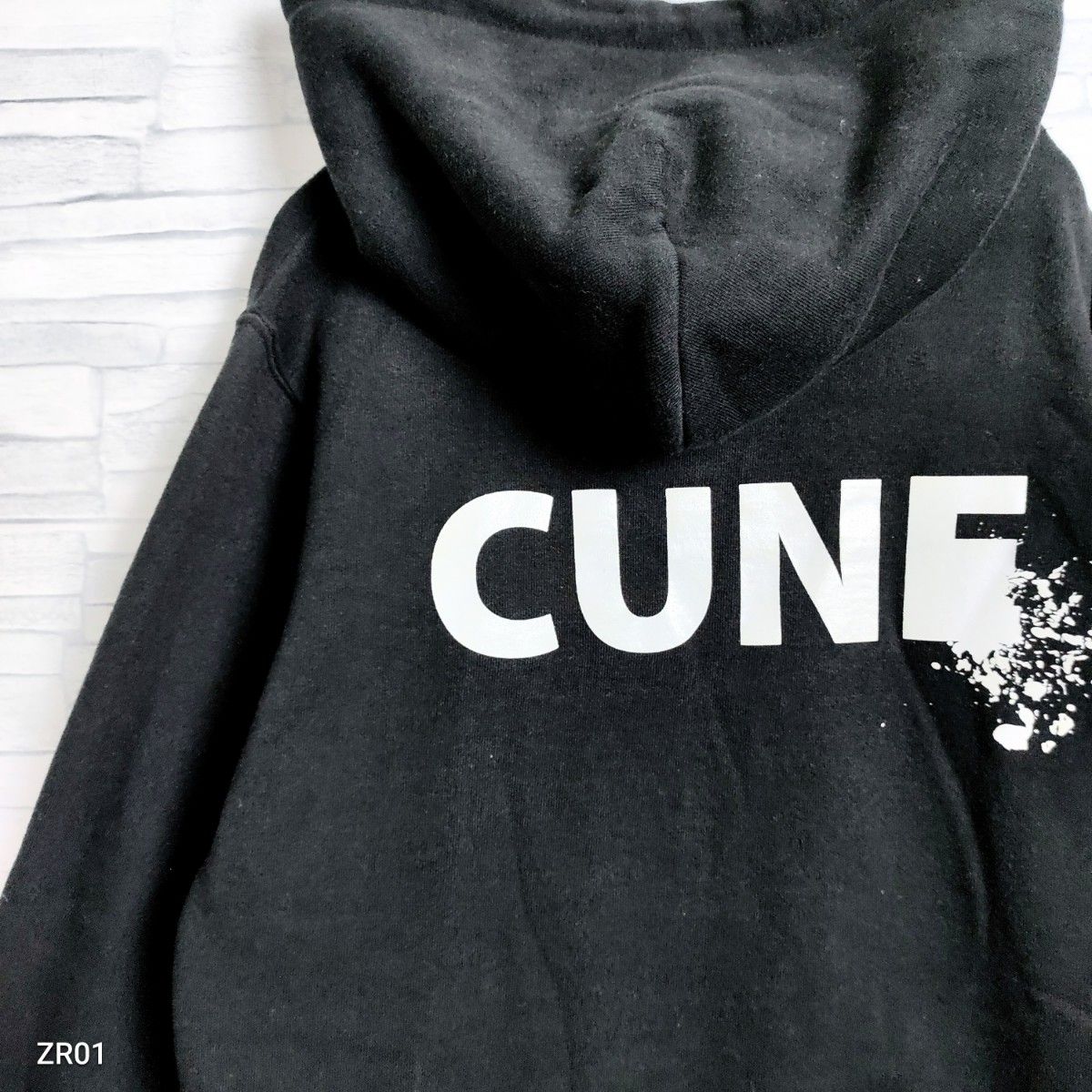 【希少✨XLサイズ】CUNE プルオーバー パーカー ビッグロゴ 23年福袋限定 人気デザイン】CUNE うさぎプルオーバーパーカー 黒 クラッシュ