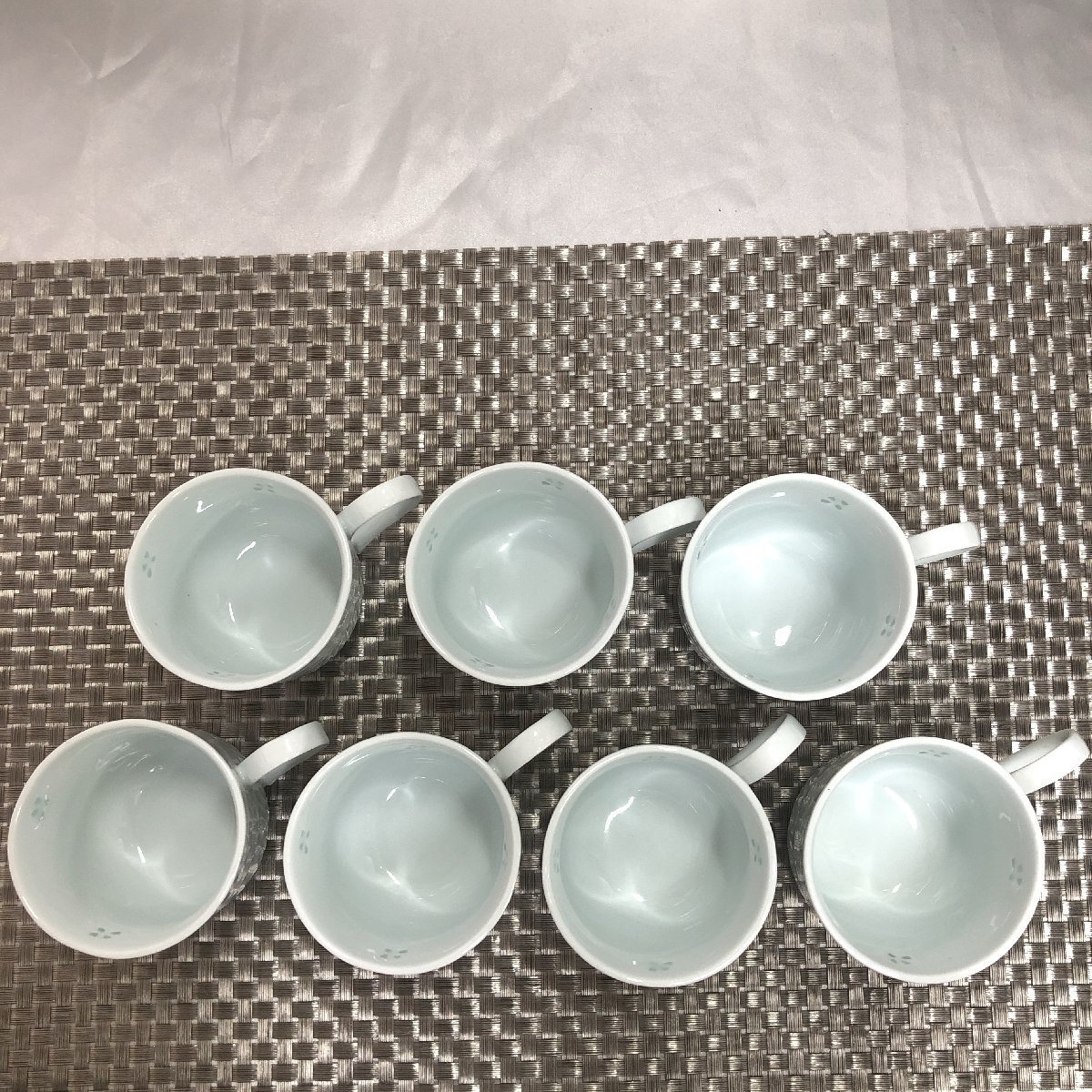 【長期保管/現状品/KU】有田焼 丹青作 コーヒーカップ 茶器 カップ 径約6.5cm 陶器 7客セット 食器 MZ0823-3の画像3