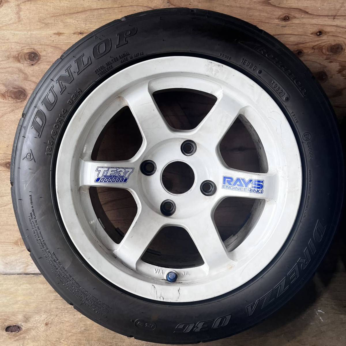 シ RAYS TE37 GRAVEL 14インチ 7J オフセット0 4H PCD114.3 4本 セット 185 60R14　ディレッツァ03G カプチーノ EA11R AE86 トレノ レビン_画像5