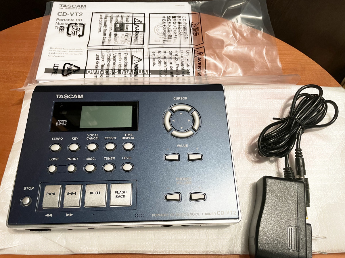 CDプレーヤー　ポータブル　TASCAM CD-VT2　中古美品_画像1