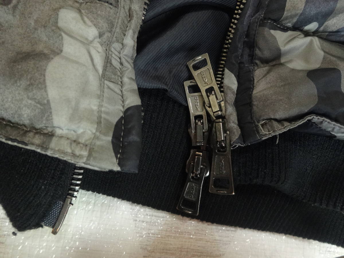 送料無料】 64-f20 良品 AKM 迷彩 レイヤード ダウンジャケット M