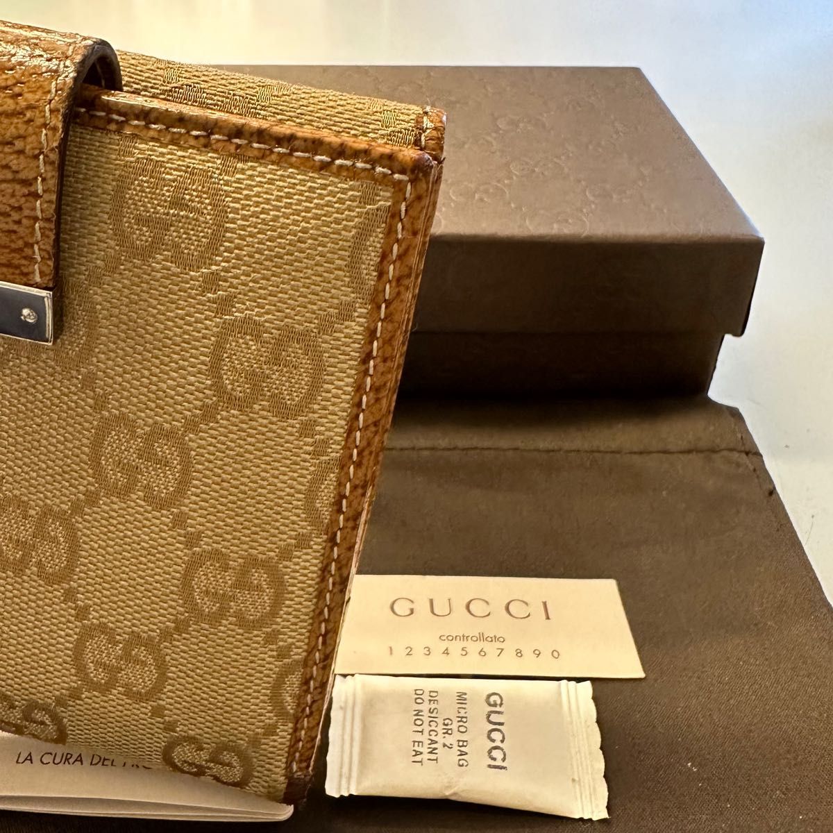 新品同様‼️ グッチ GUCCI 財布 二つ折り 折り財布 GGキャンバス-