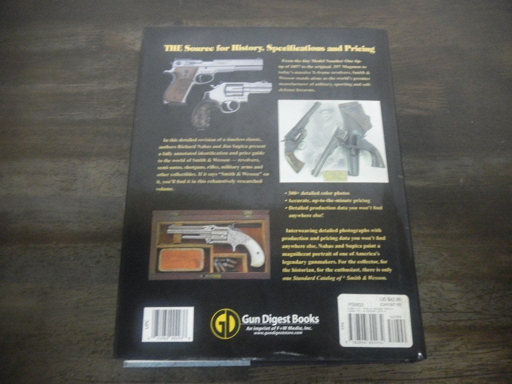 Standard Catalog of Smith & Wesson　洋書　スミス&ウェッソン　カタログ　S&W_画像3
