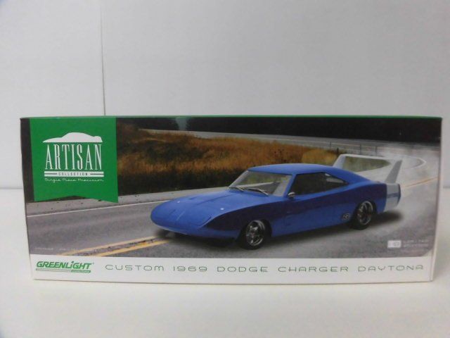 【大学生の特権】学生証で送料無料になる Greenlight 1/18 Custom 1969 Dodge Charger Daytona Artisan 乗用車