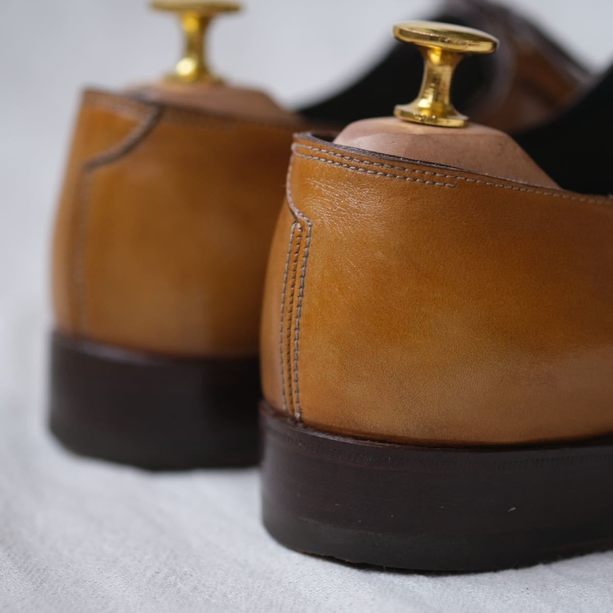 美品Enzo Bonafe エンツォボナフェ ホールカットUチップ 美品Enzo Bonafe エンツォボナフェ ホールカットUチップ