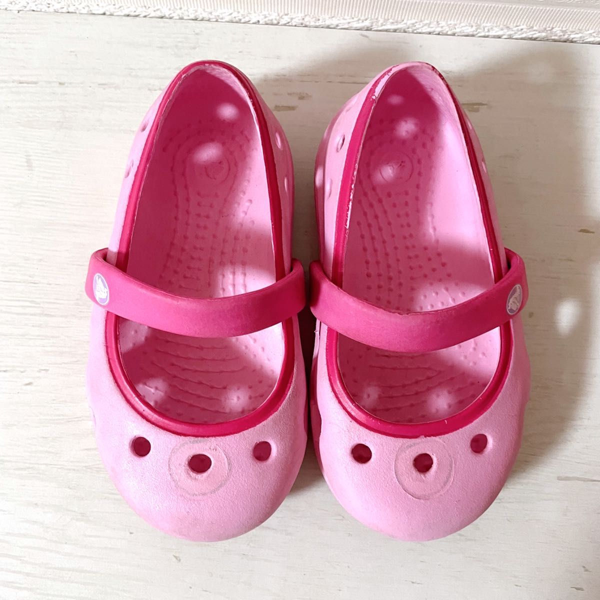 crocs クロックス　2個セット　こども　サンダル　夏