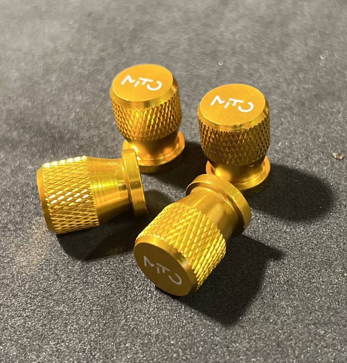 * Alfa Romeo Alpha Romeo MITO Mito aluminium air valve cap GLD Gold anodized aluminum processing for 1 vehicle (4 piece ) *