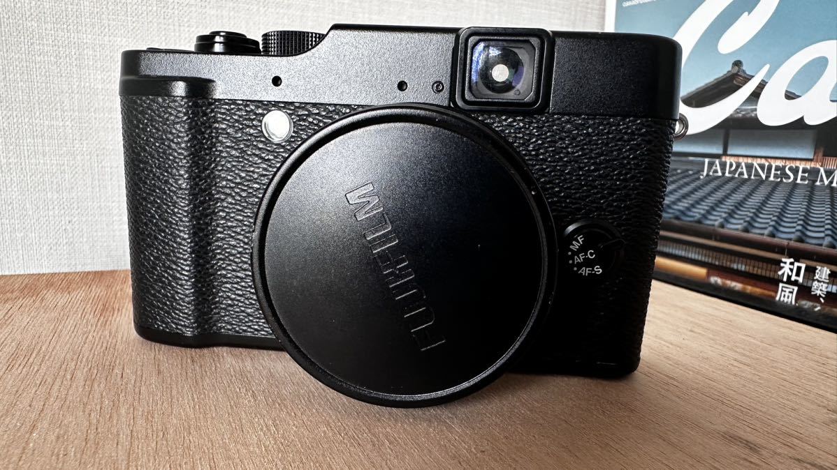 人気TOP 【フロントキャップ付属】FUJIFILM X10 コンパクトデジタルカメラ　#D10402 富士フイルム ブラック 富士フイルム