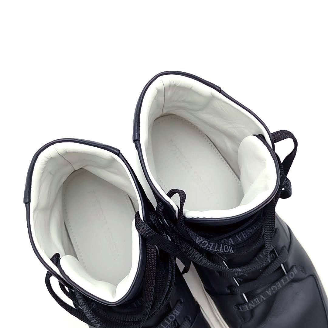 送料無料 美品 ボッテガヴェネタ 靴 シューズ スニーカー ハイカット レースアップ レザー 伊製 26.5cm相当 黒系 メンズの画像4