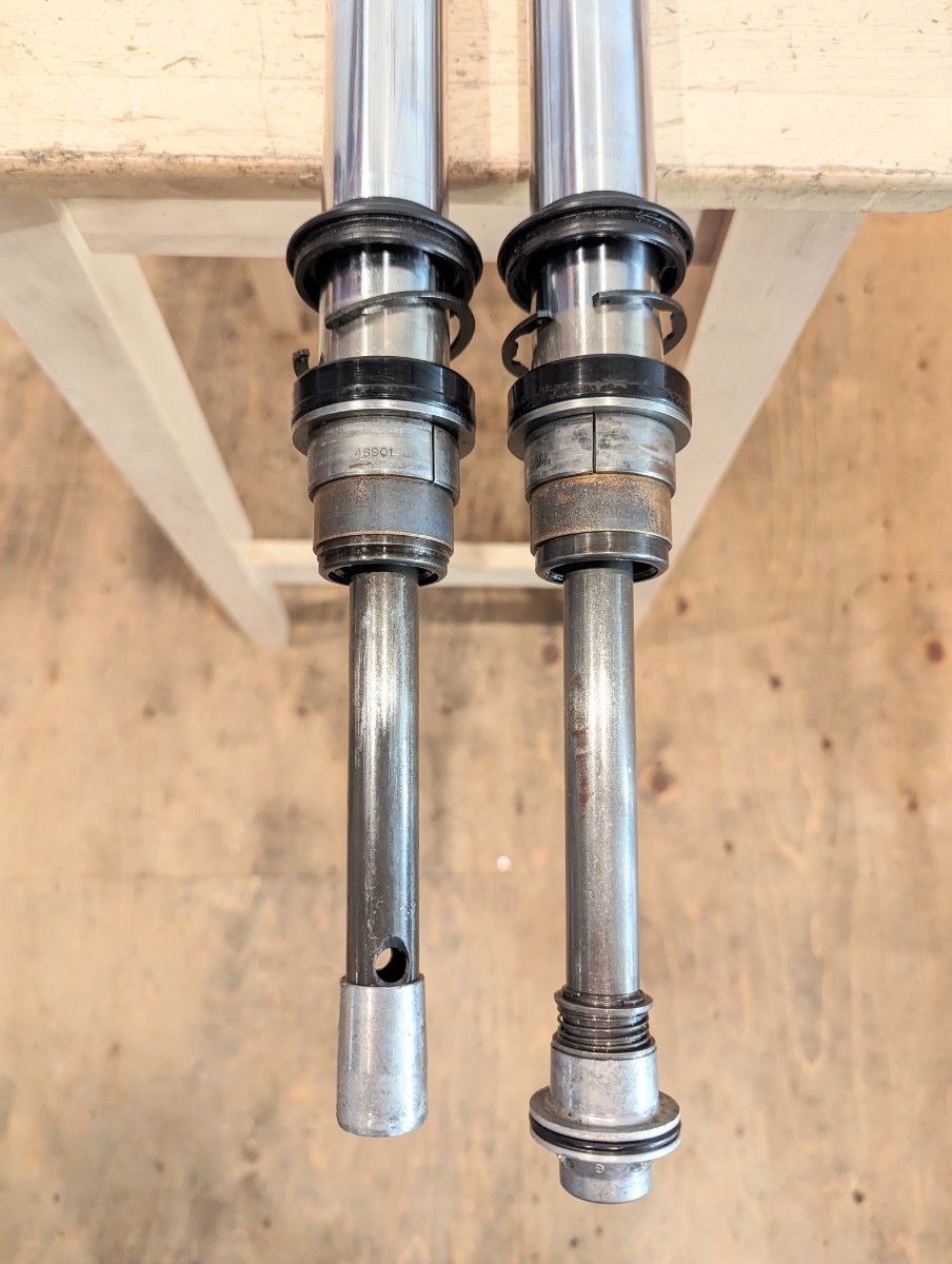 CBX550F CBX400F 純正 インナーチューブ 左右 スプリング セット CBX550F CBX400F 純正 インナーチューブ 左右 スプリング セット