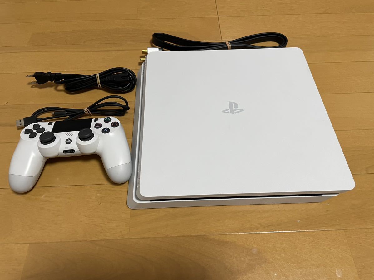 中古美品 SONY PlayStation4 CUH-2100AB01 グレイシャスホワイト