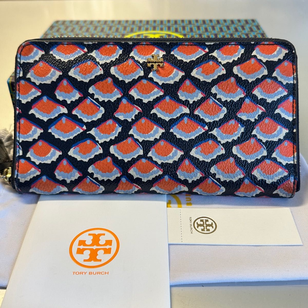 新品同様! トリーバーチ 財布 長財布 ラウンドファスナー