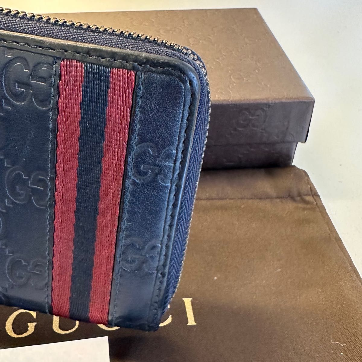 新品同様 グッチ GUCCI 財布 長財布 シマレザー シェリーライン