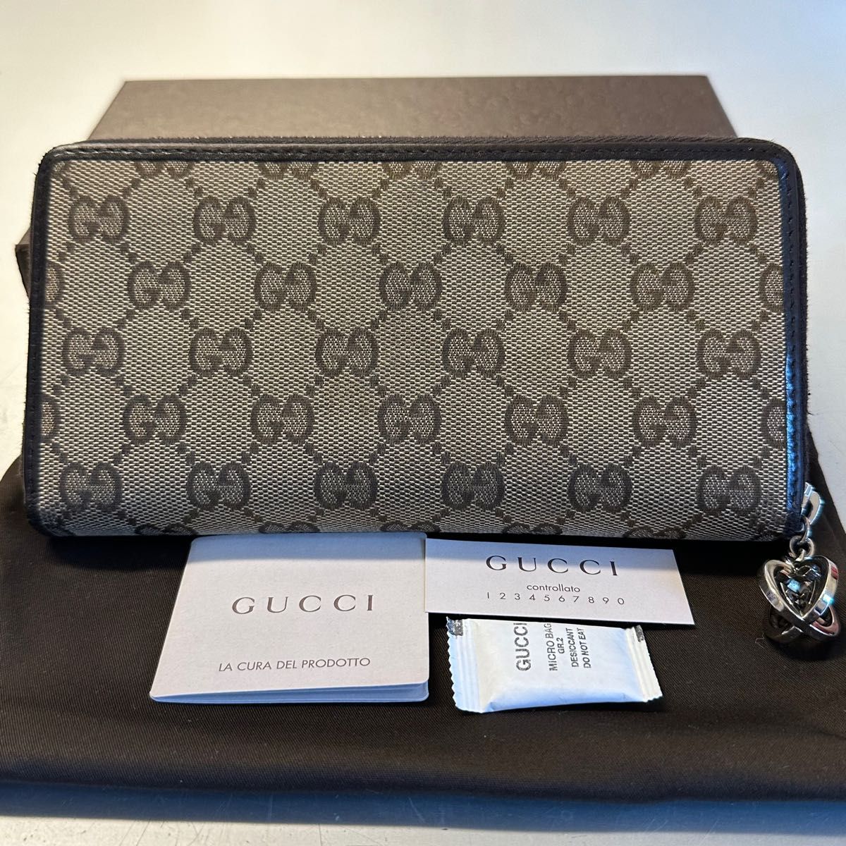 未使用に近い グッチ GUCCI 財布 長財布 GGキャンバス GG金具 ラウンド