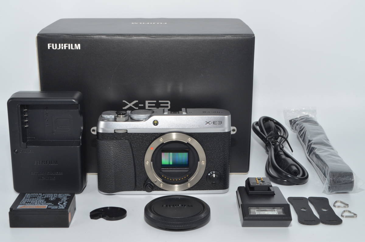 ファッションデザイナー 231105☆ほぼ新品☆FUJIFILM ミラーレス一眼