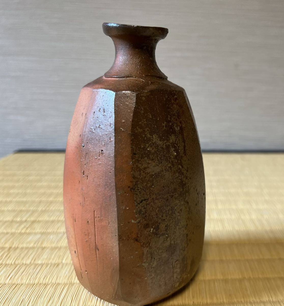 伊勢崎紳 作 備前徳利 】備前焼徳利 伊勢崎紳 在銘 共箱 共布 実力人気