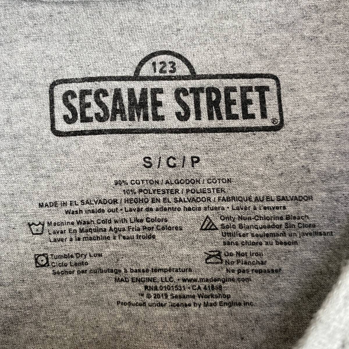 アメリカ古着　セサミストリート　SESAME STREET 半袖　Tシャツ　エルモ　クッキーモンスター　バート　Sサイズ　【P67】_画像4