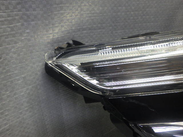 ZRR80G ZRR85G後期ヴォクシー純正LEDヘッドライト右 右側 ライト ヘッドランプ 28-240の画像2