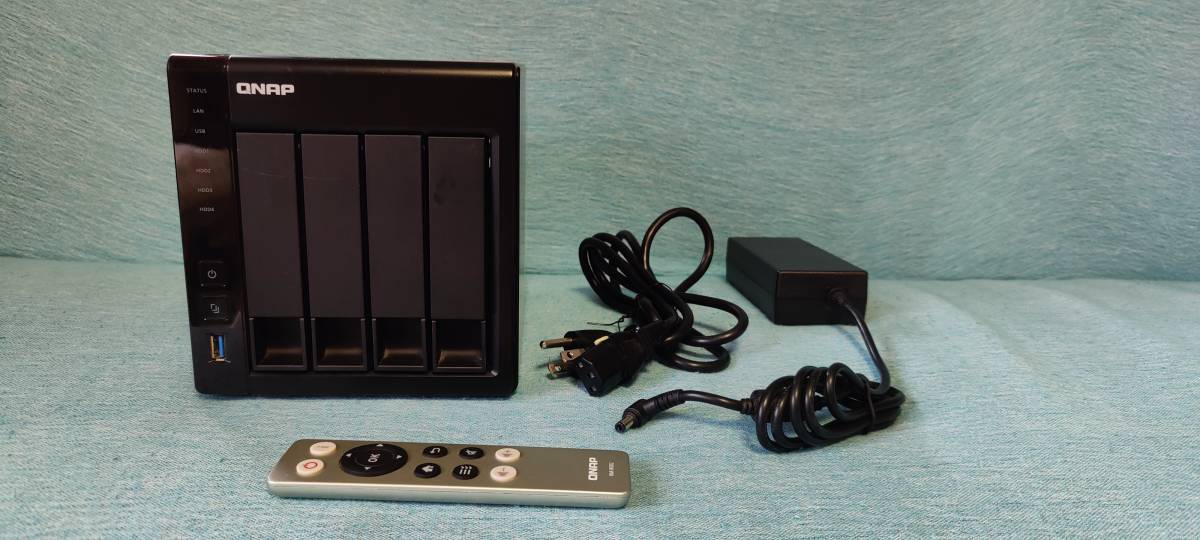 消費税無し NAS QNAP TS-451+ 動作正常 (HDDなし) NAS 4ベイ (メモリ