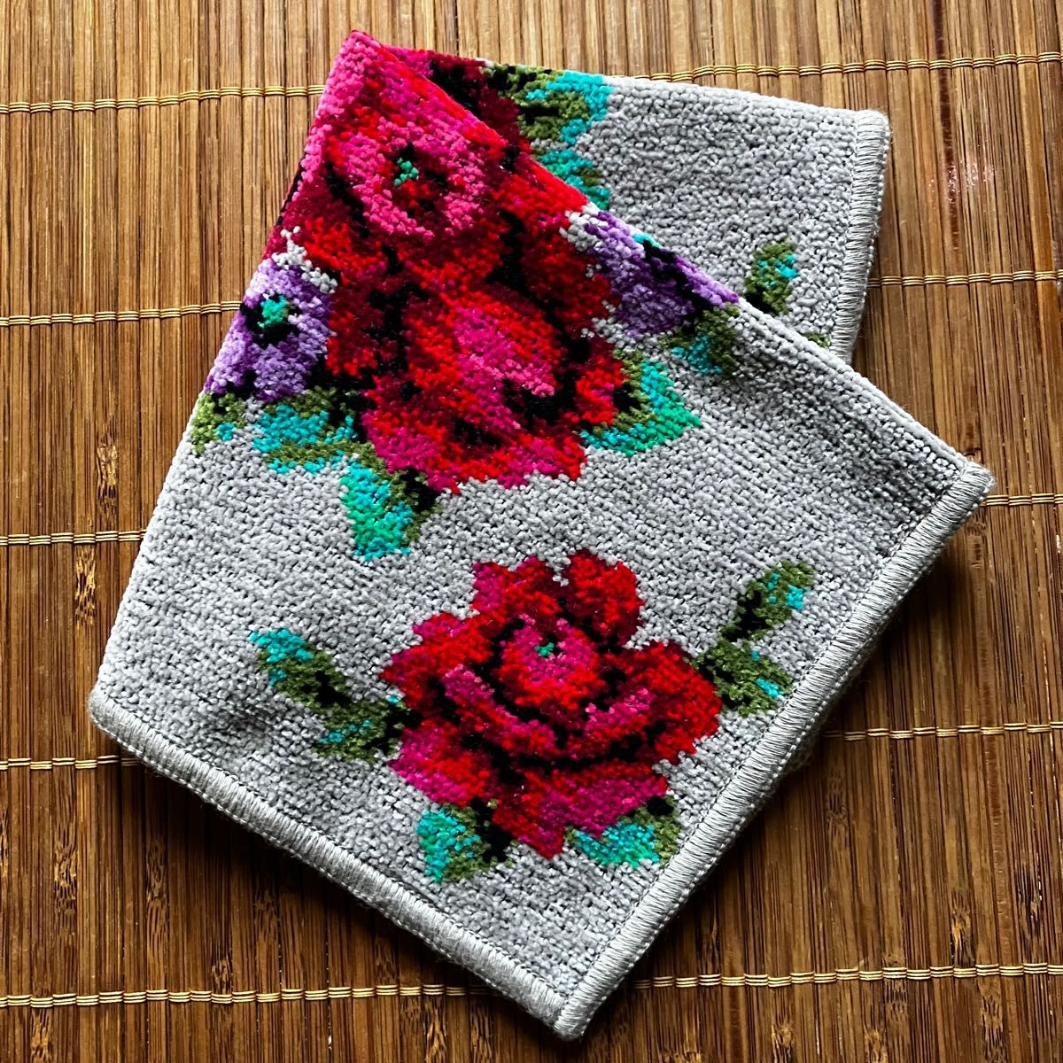 【新品未使用】オールドローズ 薔薇柄 シュニール織 タオルハンカチ 花柄 安心の日本製