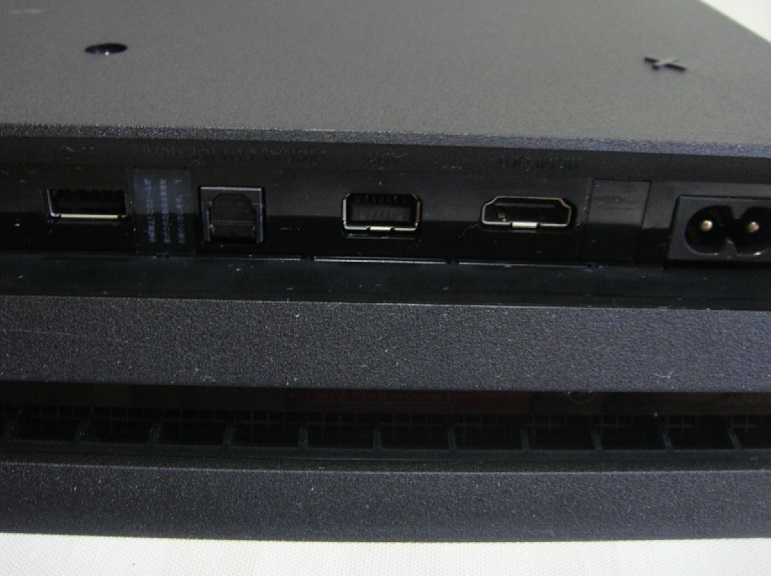 送料無料 PS4Pro本体日本製 美品+付属品セット 最後期機種7200 送料無料 PS4Pro本体日本製 美品+付属品セット 最後期機種7200